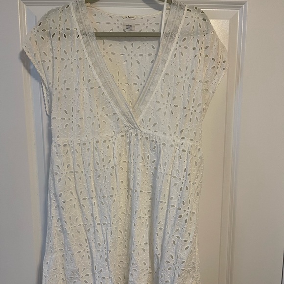 aritzia eyelet mini dress - Picture 2 of 2